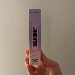 Urban Decay All Nighter Matte Setting Spray - Pink and Purple